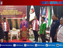 Pasangan MD Didampingi Pimpinan Parpol Pengusung Daftar di KPU Malteng