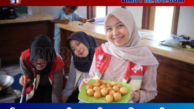 Tim KKN-PPM UGM Dorong Transformasi Pisang Lokal Ohoidertom Menjadi Produk Pangan Aman Bernilai Ekonomi